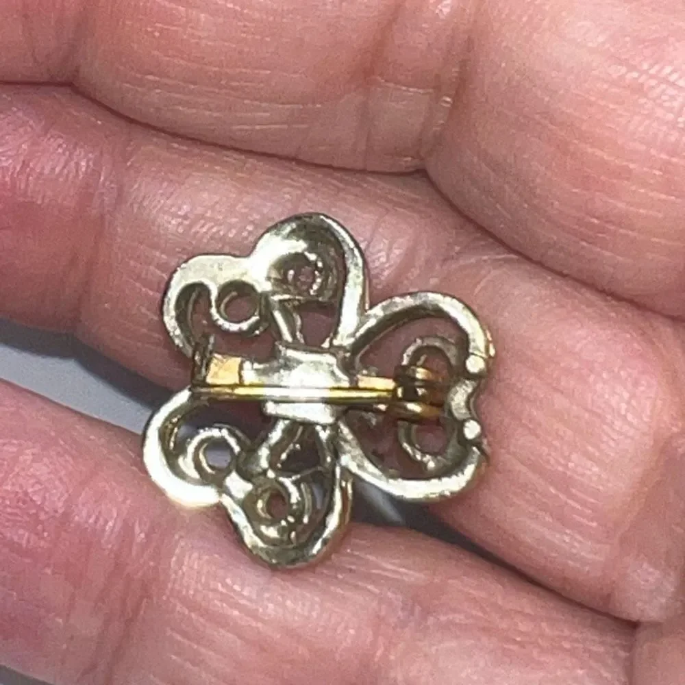 Vintage Faux Pearl Gold Tone Scroll Flower Brooch